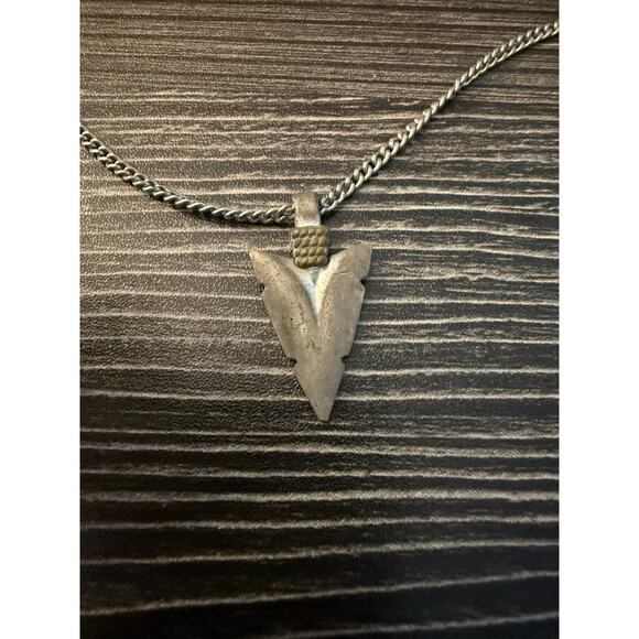 Vintage Arrow Head Necklace 20.75" Long - Picture 2 of 5